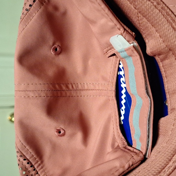 CHAMPION dry Fit adjustable cap - Picture 2 of 3